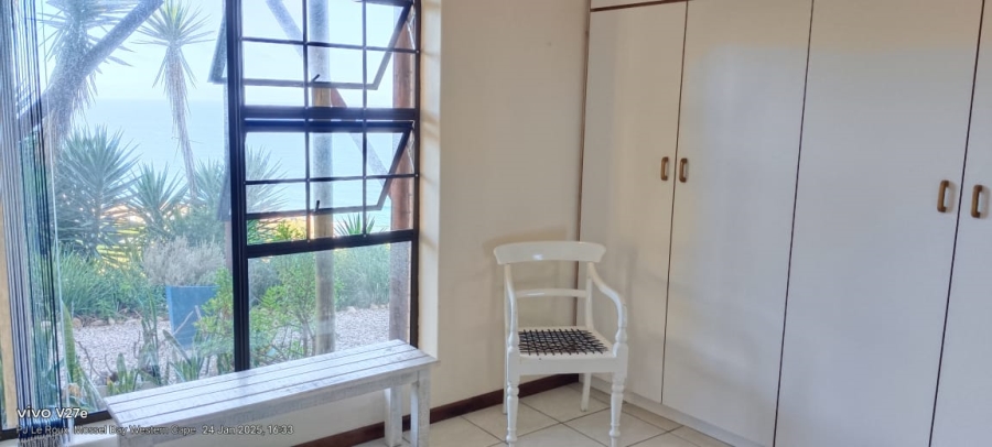 To Let 5 Bedroom Property for Rent in Dana Bay Western Cape